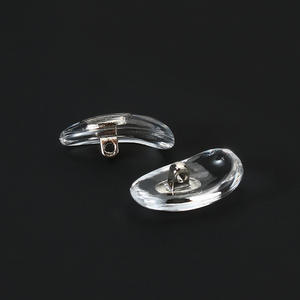 แผ่นรองจมูกทรงพระจันทร์เสี้ยวแบบใสพร้อมแกนโลหะสีเงินกันลื่นสำหรับชิ้นส่วนแว่นตา รุ่น 8657 - Product Image 1