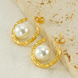 New Elegant 18K Gold Plated Hypoallergenic Titanium Steel Geometric Pattern C-Shape Stud <b>Earrings</b> with <b>Pearl</b> for Women - Product Image 2