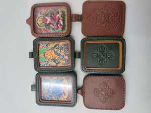 Pendentif Thangka en cuir peint à la main, style tibétain Zakilam Huang Cai Wu Ye, en laiton, bijoux pour enfants, Wen Chuang Pharmacist - Product Image 3