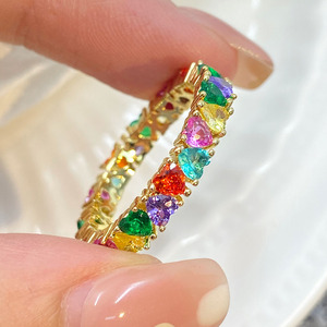 Anillos de Piedras Preciosas Hipoalergénicos e Impermeables al por Mayor, Anillos de Eternidad con Corazón de Circonio Chapados en Oro para Mujer - Product Image 4