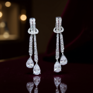 Orecchini Pendenti E3971 in Oro Bianco con Cristalli e Strass, Design a Goccia d'Acqua, Gioielli di Lusso da Sposa per Donne - Product Image 2