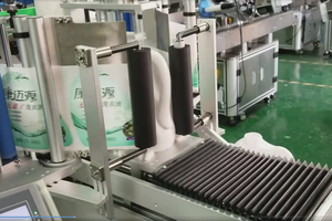 בקבוק מרובע עגול למחצה אוטומטי קדמי ואחורי שני צדדים מוליך תווית מדבקה מכונת תיוג דו צדדית - Product Image 3