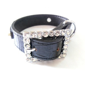 Colliers pour chiens en cuir PU, fabrication originale, vente en gros et personnalisation avec breloques lettres, diverses couleurs et textures sur mesure. - Product Image 5