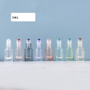 Botella de rodillo octogonal de color macarrón de 3ml personalizada, botella de perfume y aceite esencial con acero para rollo de bola en el sello - Product Image 5