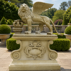 Statua di Leone Guardiano in Arenaria Beige Personalizzata, Scultura in Marmo per Decorazione Ingresso Cancello - Product Image 1