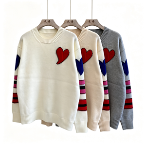 Pull-over en maille côtelée verticale de haute qualité, col roulé mi-haut, motif cœur brodé, coupe ajustée, doux et élégant - Product Image 2
