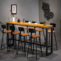 Comptoir de bar en bois massif moderne Table et chaise combinaison bar Restaurant Meubles comptoir de bar Table tabouret haut Utilisation commerciale