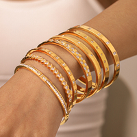 Gelang Lengan H&C Classic Tahan Air Lapis Emas 18K PVD Baja Anti Karat Bertekstur Bertabur Zirkon Kubik untuk Wanita Perhiasan Pengantin