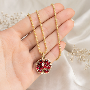 Collana con ciondolo a forma di frutto rosso, gioielli retrò da donna per tutti i giorni, idee regalo - Product Image 3