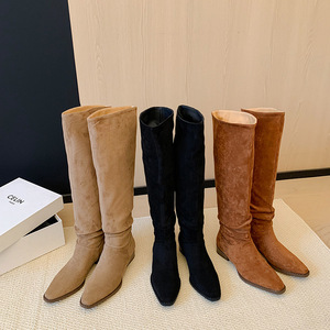 Botas de tacón grueso con punta cuadrada y diseño plisado, de ante, hasta la rodilla, de tacón bajo, para mujer, nueva colección otoño 2026 - Product Image 4