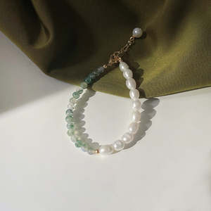สร้อยข้อมือไข่มุกน้ำจืดเล็กๆ สไตล์วินเทจฝรั่งเศส ประดับด้วยหินชาลซีโดนีลายหญ้าทะเล สำหรับฤดูร้อน - Product Image 4