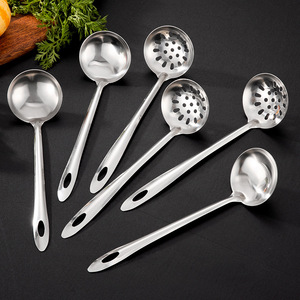 Ensemble de 6 louches à soupe en acier inoxydable 304 avec passoire pour restaurant, cuisine et ustensiles de cuisson - Product Image 1