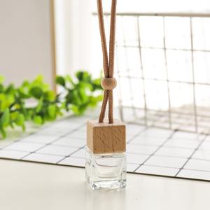 Diffuseur de parfum pour voiture en verre avec bouchon en bois, flacon carré en verre pour voiture - Product Image 1