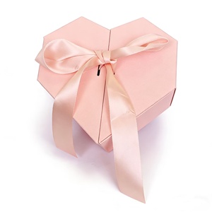 Caja Rígida de Cartón Magnética de Doble Puerta con Forma de Corazón, Personalizable con Logotipo, Caja de Regalo Misteriosa de Lujo, Caja Portátil para Dulces de Boda con Grabado - Product Image 2