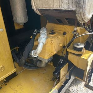 Miniexcavadora 305.5 Usada de Alta Calidad con 1 Año de Garantía, Incluye Componentes Principales: Bomba, Motor, Engranaje, PLC - Product Image 4