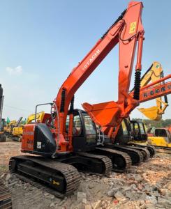 Excavatrice sur chenilles Hitachi ZX135 d'occasion de haute qualité, pelleuse japonaise de 14 tonnes, peinture d'origine complète, à vendre - Product Image 1