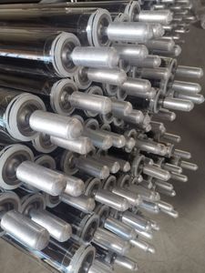 Calentador <span class=keywords><strong>de</strong></span> Agua Solar <span class=keywords><strong>de</strong></span> Alta Eficiencia <span class=keywords><strong>de</strong></span> 200L con Diseño <span class=keywords><strong>de</strong></span> Tubo Evacuado, Tubo <span class=keywords><strong>de</strong></span> Calor, Vidrio al Vacío y Acero Inoxidable - Product Image 2