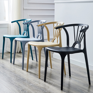 Chaise de salle à manger nordique, chaise en plastique avec dossier, tabouret en plastique moderne et simple pour hôtel - Product Image 1