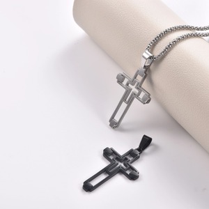 Pendentif croix creuse en acier inoxydable, bijoux hip-hop streetwear pour femmes et hommes, bijoux chrétiens - Product Image 3