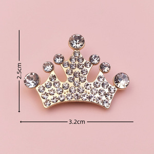 Popolari decorazioni in metallo a forma di corona scintillante - Mini corone con strass per decorazioni nuziali e custodie per telefoni - Product Image 5