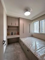 Unité de travail et de sommeil Tatami à double fonction avec niche à livres intégrée, en bois massif écologique sur mesure pour bureau, chambre d'appoint, aménagement combiné