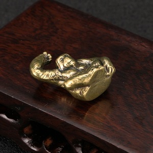 1 pièce, nouvelle décoration <span class=keywords><strong>de</strong></span> bureau artisanale en laiton, motif gorille, en cuivre antique - Product Image 2