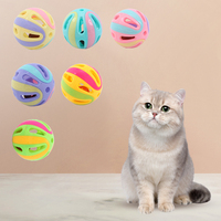 Mainan Kucing Grosir Bola Jaring Dengan Lonceng, Mainan Lonceng Bola Plastik Warna-warni Aneka Ragam Untuk Hewan Peliharaan