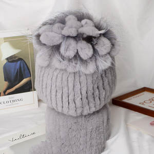 Écharpe <span class=keywords><strong>et</strong></span> chapeau en fourrure de lapin épais d'hiver pour femmes ensemble chaud chapeau dôme plat avant-toit avec écharpe assortie - Product Image 3