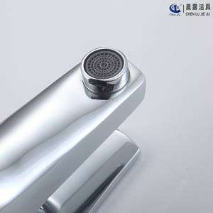 Grifo de lavabo Chenlu de un solo orificio con válvula de cerámica, montado en el encimera, con una sola manija para mezclar agua fría y caliente. - Product Image 3