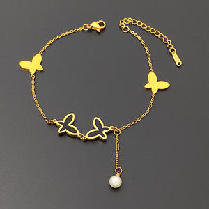Nouveau design tendance, bracelet à maillons en acier inoxydable plaqué or pour femme, avec trèfle ajouré et perles fines – Classique - Product Image 3