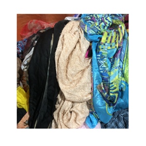 Balle <span class=keywords><strong>VIP</strong></span> di Abbigliamento Usato Vintage Misto Cotone e Seta, Sciarpe Usate per Donna in Balle - Product Image 4