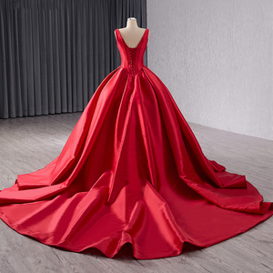 Robe de soirée élégante et modeste en satin rouge sans manches de haute qualité pour femme, vente chaude, vente en gros Rsm241068 - Product Image 2