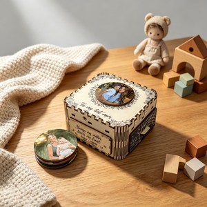 Carillon in Legno Personalizzato con Disco in Vinile, Regalo Personalizzato per San Valentino, Natale, Anniversario, Decorazione per la Casa - Product Image 1