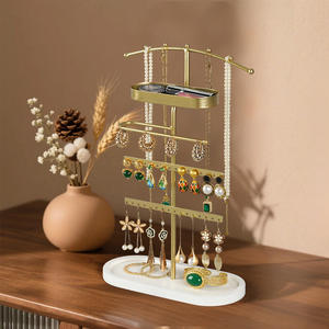 Exhibidor de Joyería Metálico Moderno para Collares, Pulseras, Anillos y Aretes, con Soporte Extraíble - Product Image 2