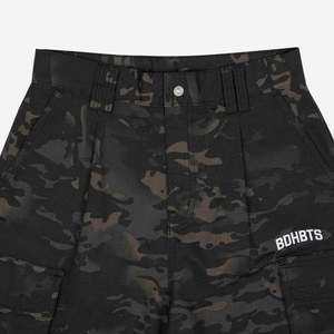 Shorts cargo A.r.m.y. coupe ample 100% coton tissu kaki design spécial avec broderie détaillée sur le devant et le dos - Product Image 6