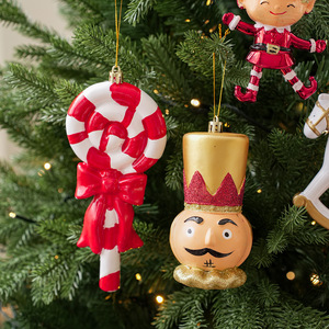 Adorno Colgante de Plástico Colorido con Diseño de Elfo Soldado para Árbol de Navidad, Estilo Europeo y Americano, Decoración Navideña Transfronteriza - Product Image 3