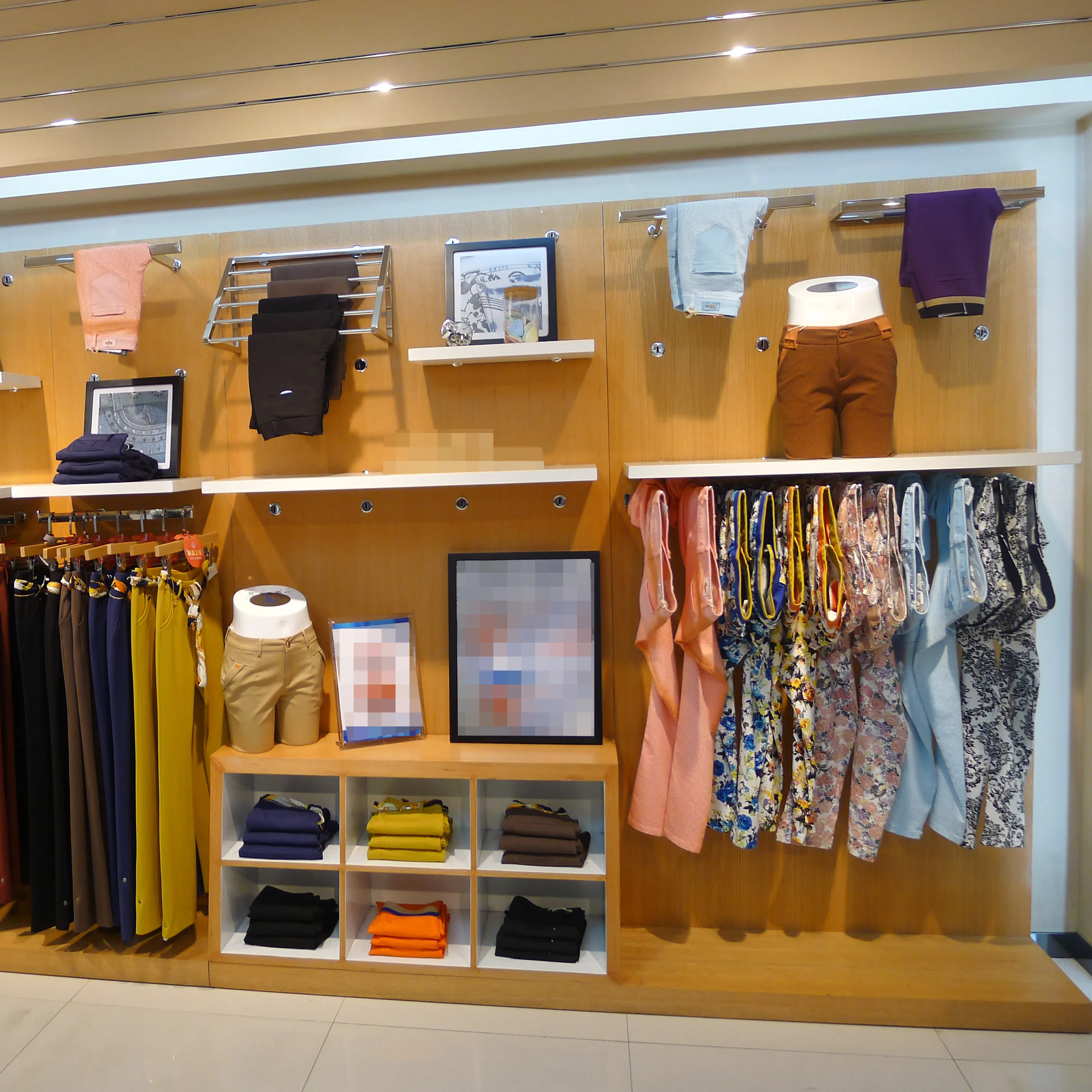 Commercial Counter Wood Clothing Display Showcase Retail Store Furniture Clothes Shop Interior