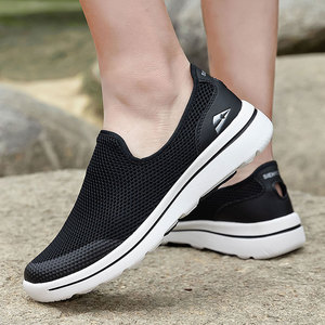Men's Walking Shoes 2025 Summer New Breathable Mesh Middle Aged Slip-On Loafers Cross Border <b>Plus</b> <b>Size</b> - Product Image 2