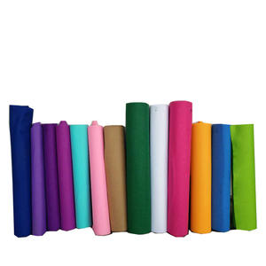 พรมโพลีโพรพีลีนแบบใช้แล้วทิ้งสำหรับการเดินทางกลางแจ้งตุ๊กตาผ้ากำมะหยี่สีเทาสีแดงสีแดงสีขาวสำหรับงานแต่งงาน - Product Image 3