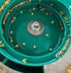 Alimentador de cuenco vibratorio de varios carriles YaoLin para entrega de componentes pequeños - Product Image 6