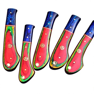 Ensemble de 5 couteaux de cuisine en acier Damas, forgés à la main, avec manche en résine colorée - Product Image 3