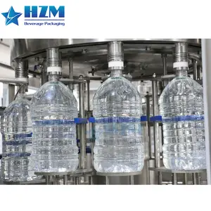 Machine monobloc complète de rinçage de bouteilles en plastique d'eau plate de A à Z 500ml 1L 1.5 litres