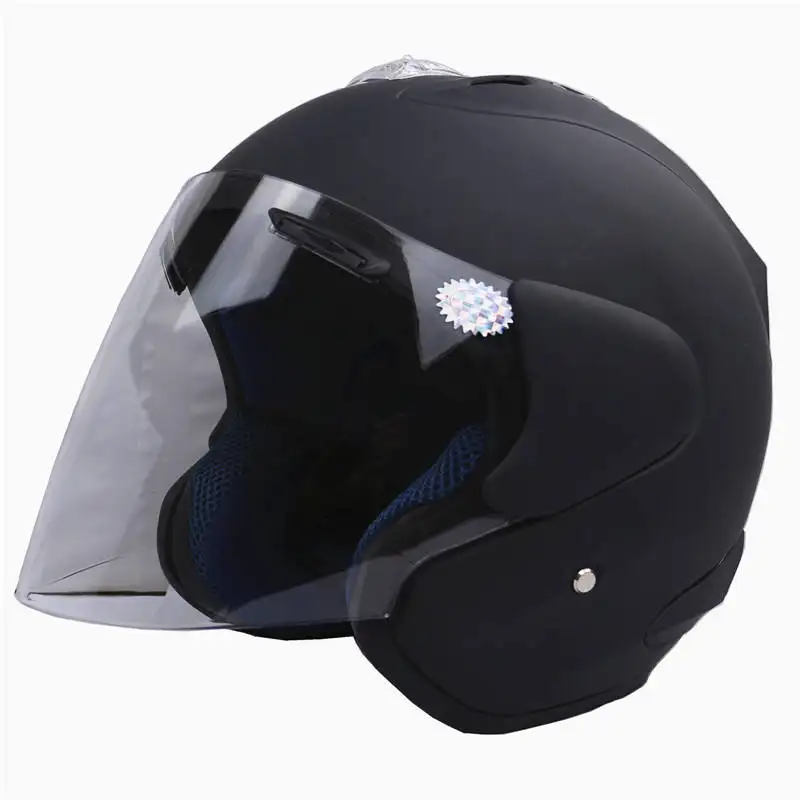 Мотоциклетный шлем с двойной D-образной пряжкой
