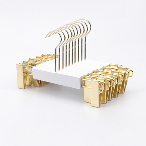 Biểu Tượng Tùy Chỉnh Vải Sang Trọng Móc Áo Hiện Đại Gỗ Trắng Clip Móc Áo Chống Trượt Tính Năng Cửa Hàng Quần Áo Bằng Gỗ Móc Áo Cho Cửa Hàng Quần Áo - Product Image 3