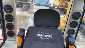 รถขุดขนาดเล็กมือสอง Doosan DH60 ใช้งานน้อย เหมาะสำหรับงานเทศบาลและสวนสาธารณะ - Product Image 6