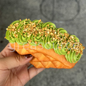 Waffle belga cremoso de fresa y pistacho, modelo DIY, chocolate, nuez de pecana, decoración para desayuno, crema batida, glaseado fresco, exhibición, juguete ASMR, imitación - Product Image 5