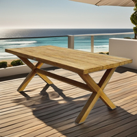 Table de salle à manger d'extérieur en teck robuste et élégante avec un design robuste à pieds croisés pour la piscine ensemble de salle à manger extérieure en teck meubles de patio extérieur