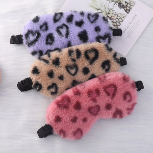 Masque de sommeil en peluche doux et respirant, cache-yeux occultant mignon et moelleux - Product Image 4