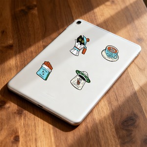 Broches et badges en émail souple personnalisés en métal, motif chat noir amusant, café en grains, tasse à café, pot à café, vente en gros du fabricant - Product Image 4