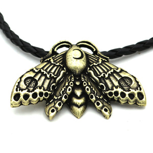 2021 classica esplosione falena insetto <span class=keywords><strong>farfalla</strong></span> in lega rotonda ciondolo luna runa <span class=keywords><strong>collana</strong></span> - Product Image 2